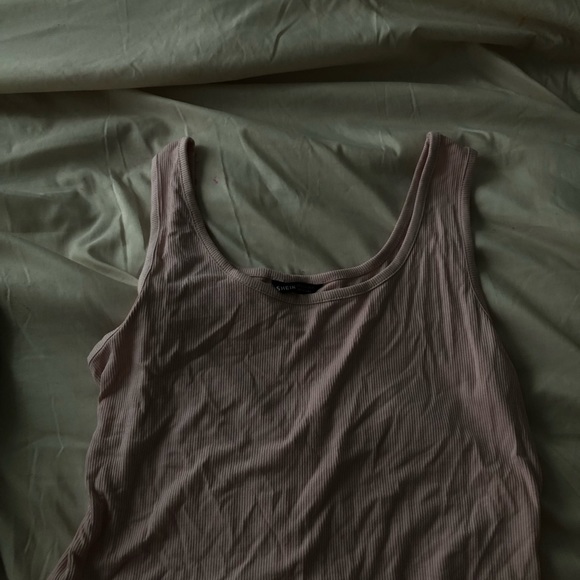 Pink crop top - Picture 2 of 3